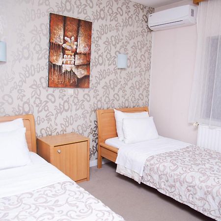 Hotel Dvor Bijelo Polje Bagian luar foto