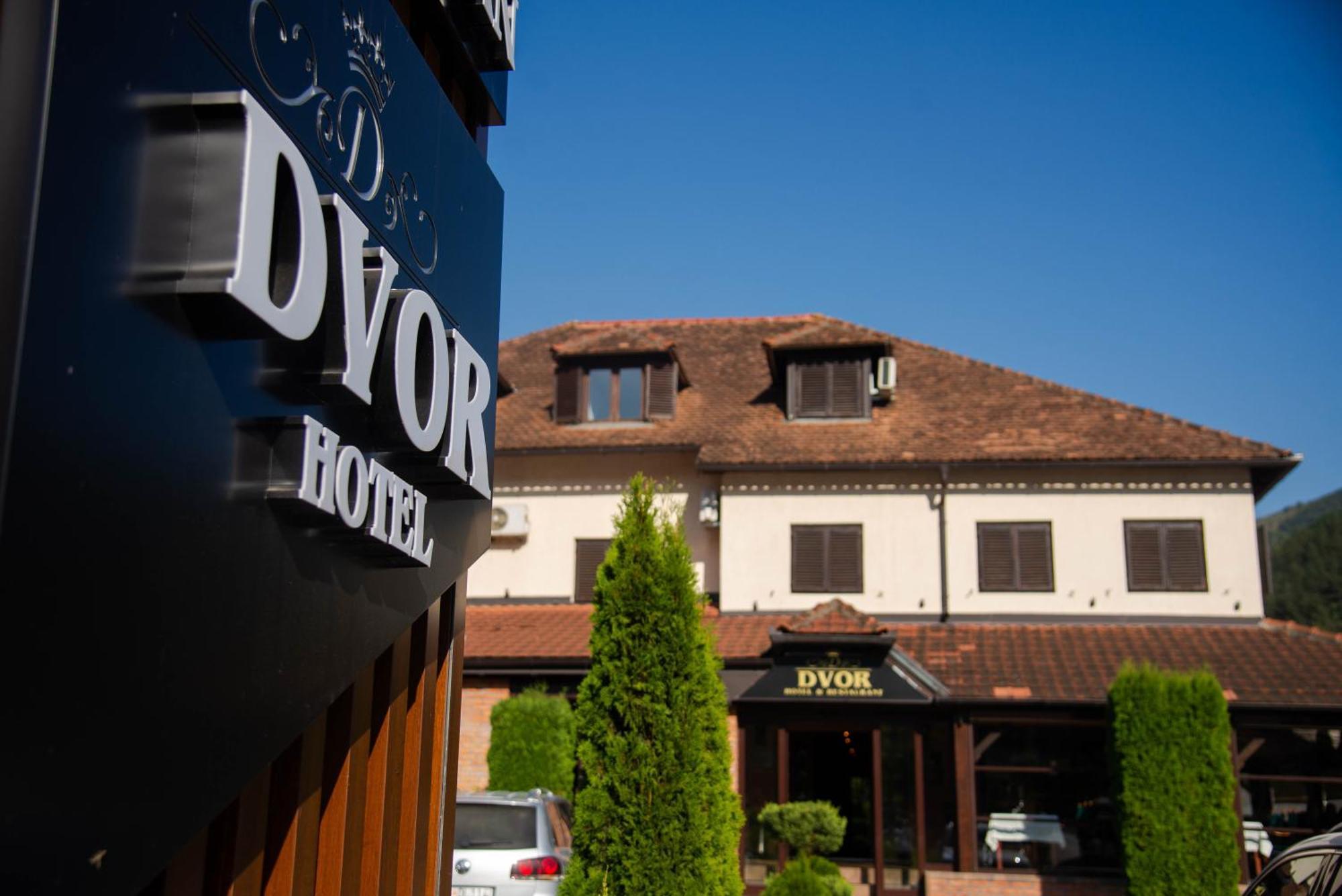 Hotel Dvor Bijelo Polje Bagian luar foto