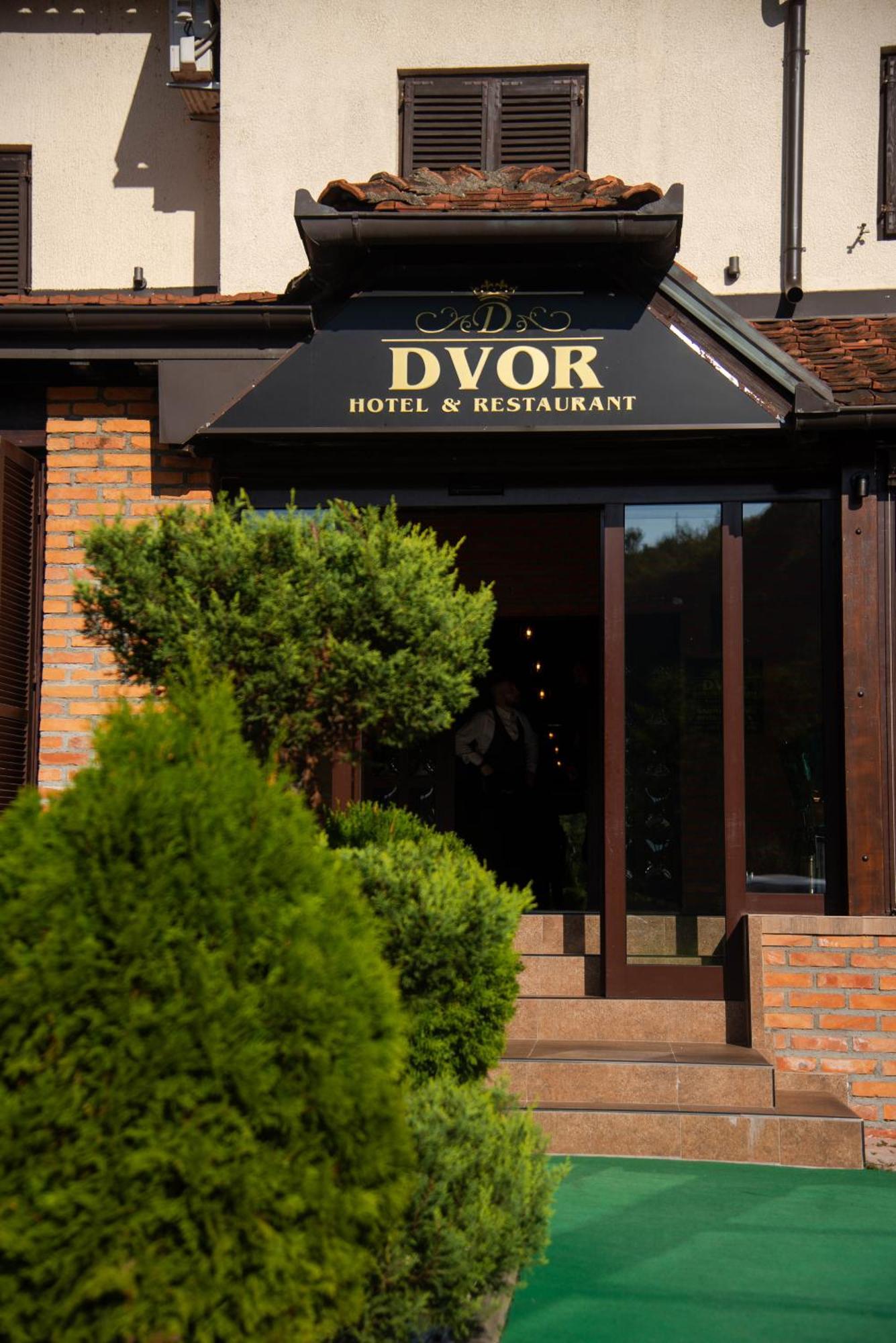 Hotel Dvor Bijelo Polje Bagian luar foto