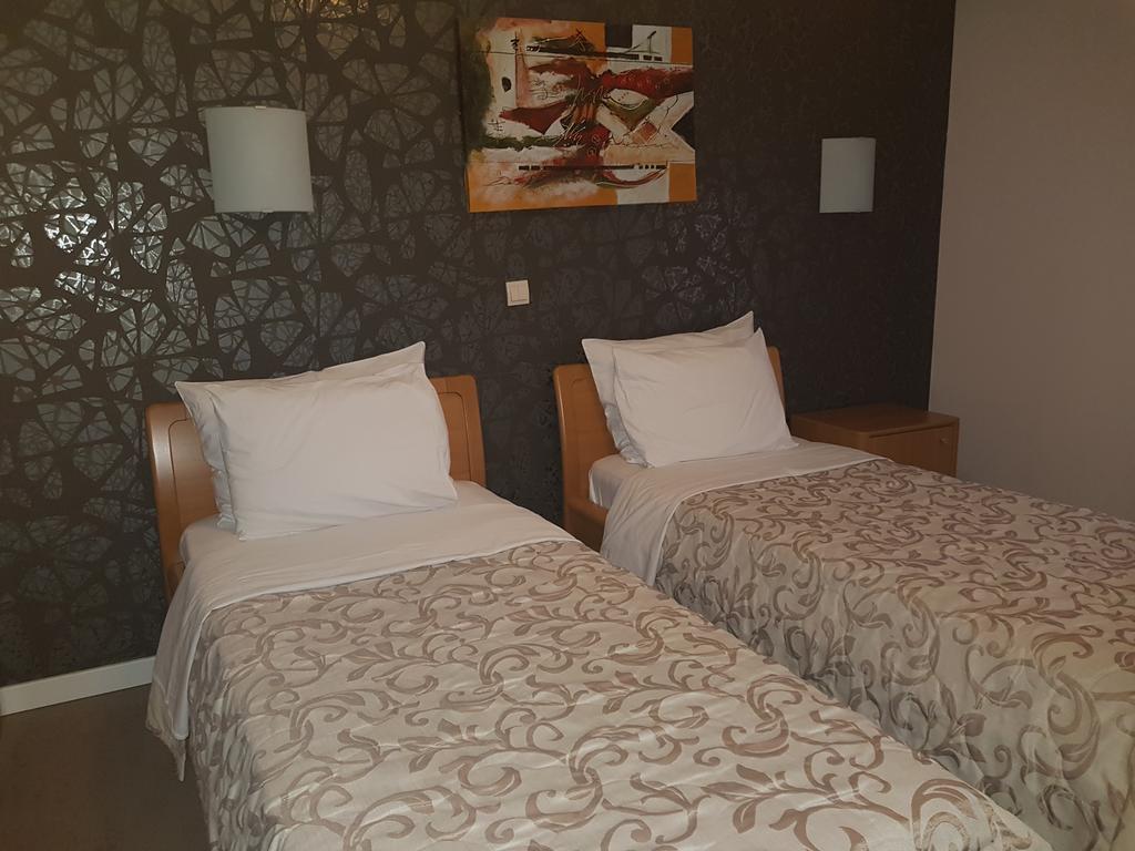 Hotel Dvor Bijelo Polje Bagian luar foto