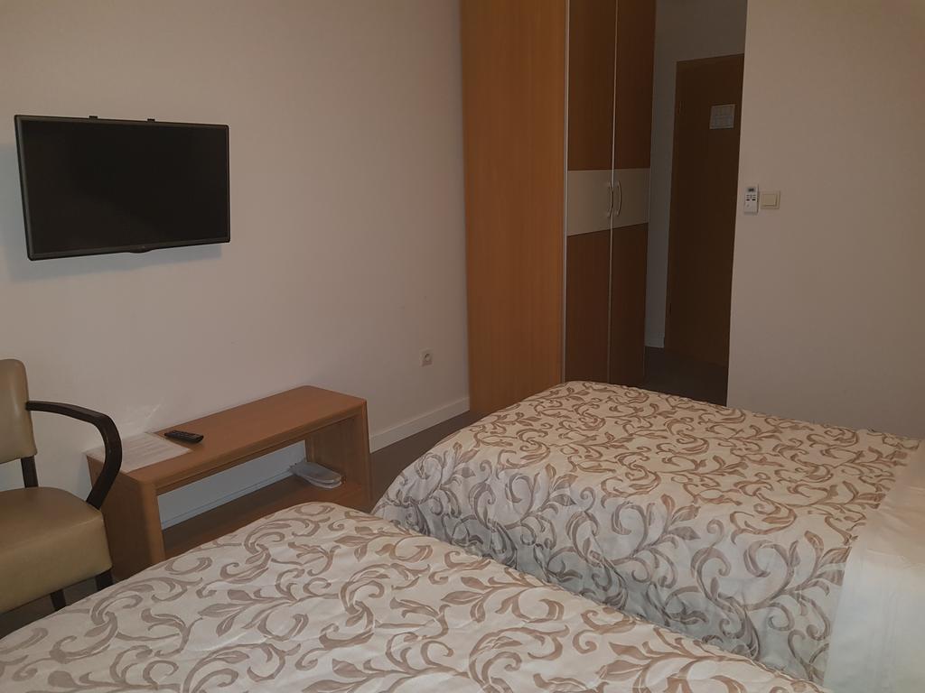 Hotel Dvor Bijelo Polje Bagian luar foto