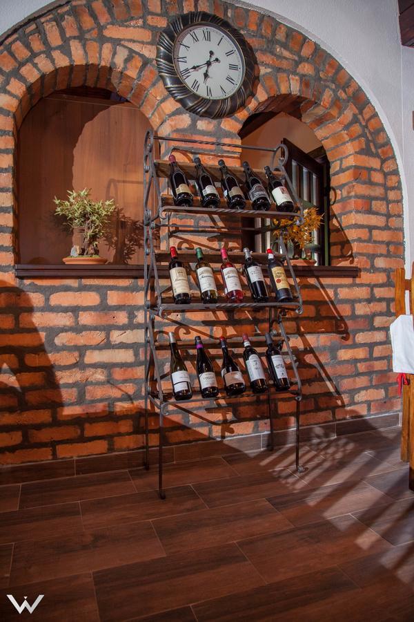 Hotel Dvor Bijelo Polje Bagian luar foto